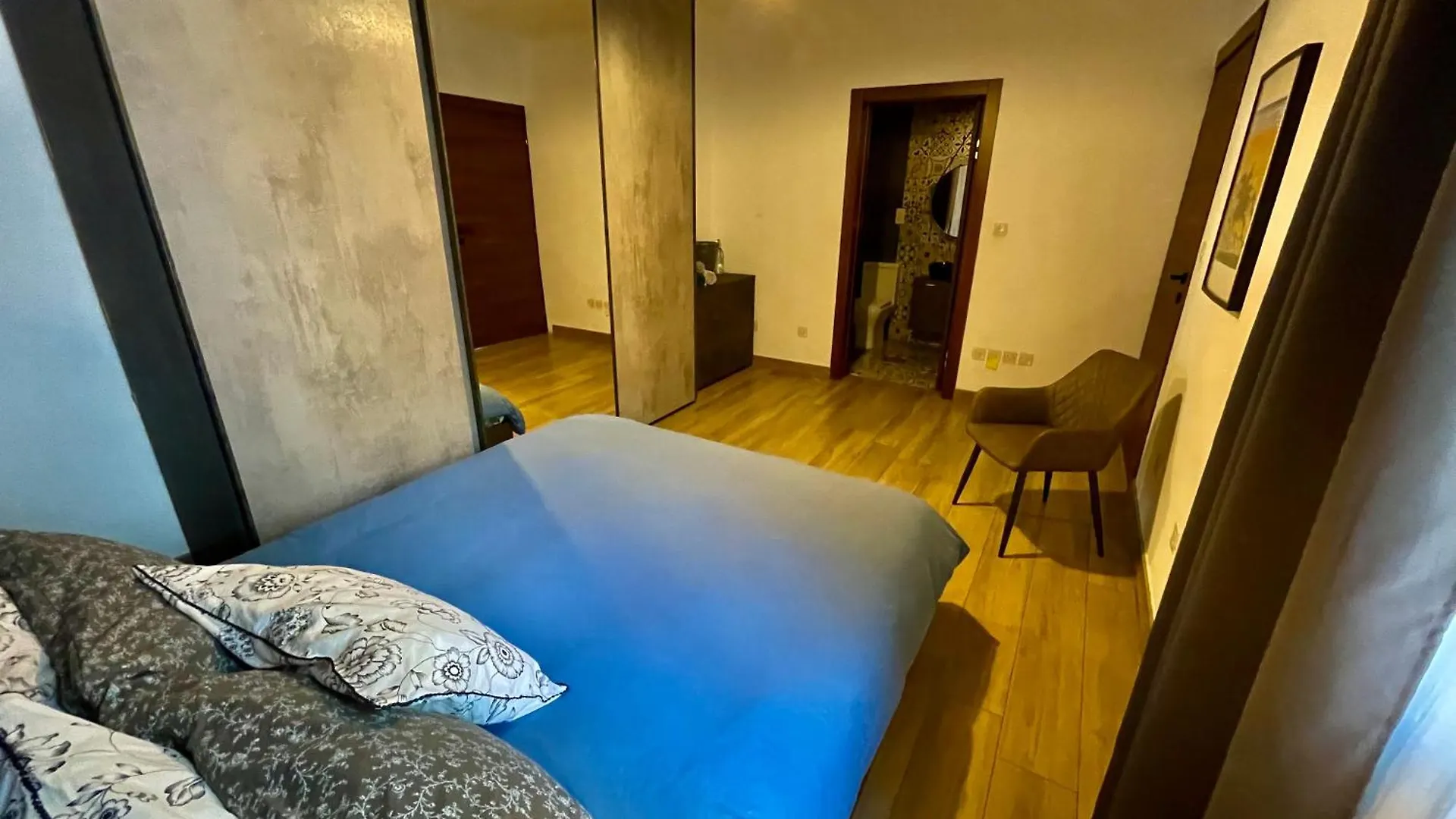 Airport Accommodation Bedroom With Your Own Private Bathroom Self Check In And Self Check Out Air-Condition Included Mqabba